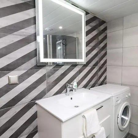 Cozy Historical Flat In The Heart Of Old Town * Talin
