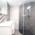 Cozy Historical Flat In The Heart Of Old Town